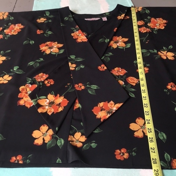 Laurie Felt Los Angeles Floral Print Scarf Blouse - Picture 11 of 12